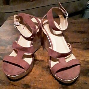 NWOT women's Sz. 10 Maurices Cork Wedge Brown Gorgeous Shoes